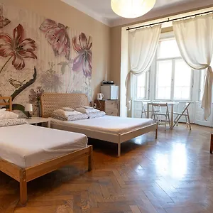 Hostel Trzy Kafki Private, Krakau